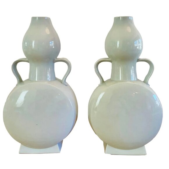 Vintage Chinoiserie Porcelain Decorative Vases With Handles - a Pair - Picture 1 of 6